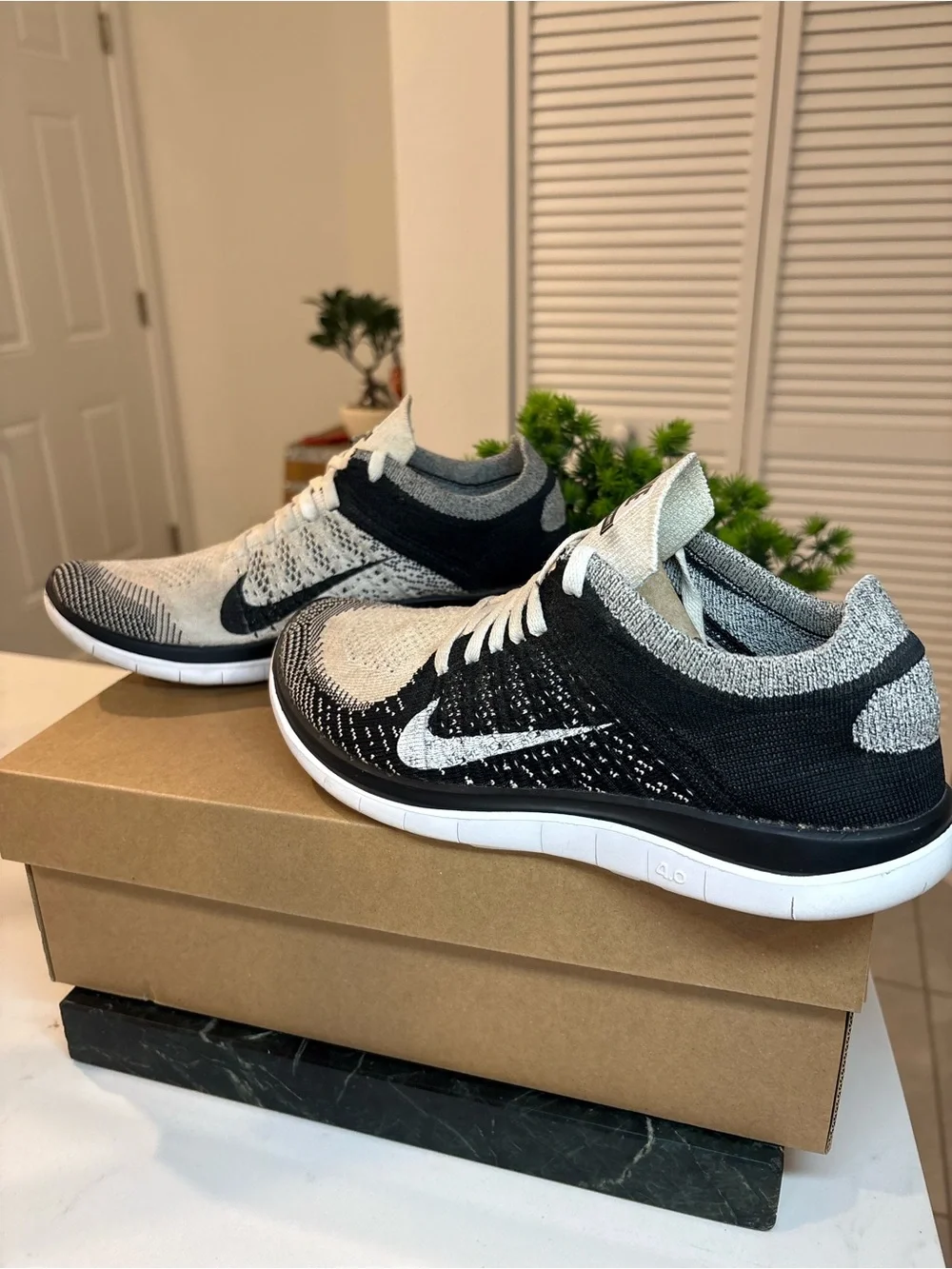 Nike Free 4.0 Flyknit Cookies and Cream Women’s size 8.5 running shoes